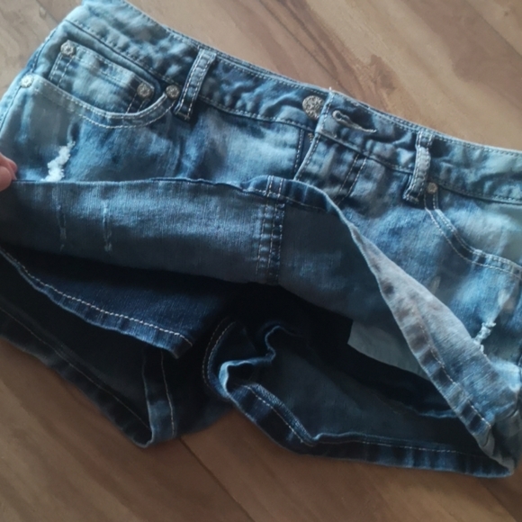 Jean skort - Picture 3 of 5